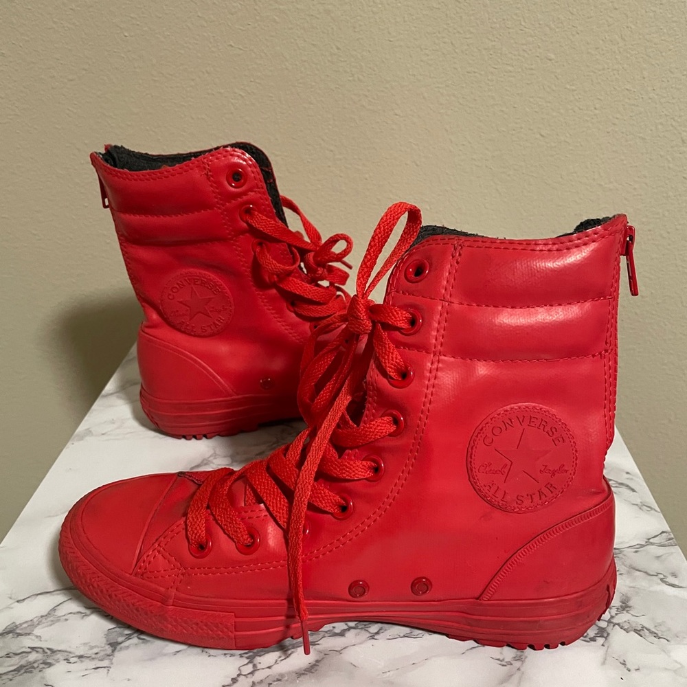 Converse high red leather zippered sneakers